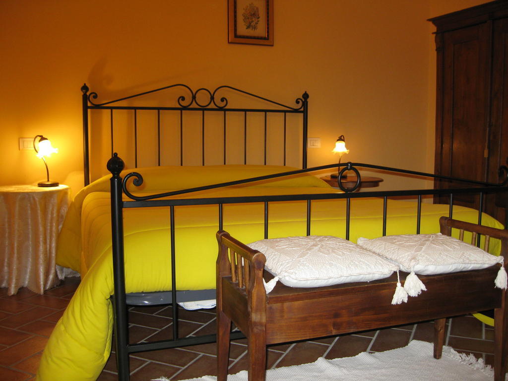 Poggio alle Mura Giannetti Bed & Breakfast חדר תמונה