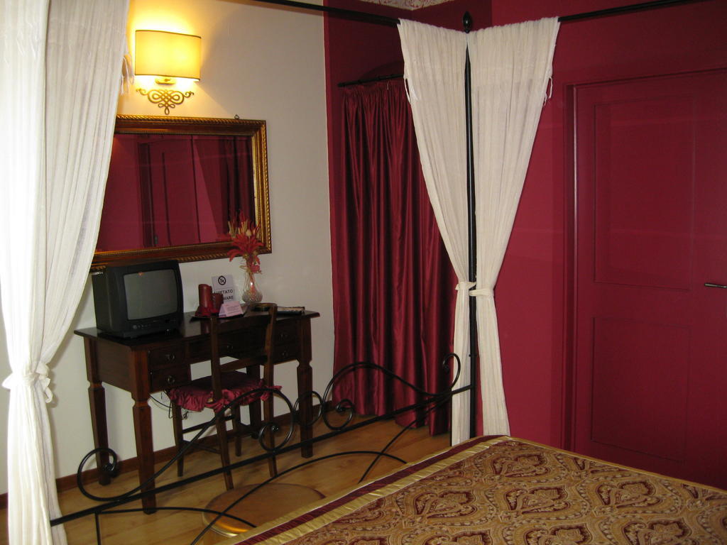 Poggio alle Mura Giannetti Bed & Breakfast חדר תמונה